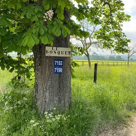 Longere Dans Un Cadre Bucolique *